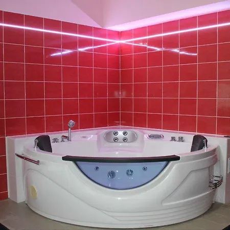 Mondeo Hotel 3*