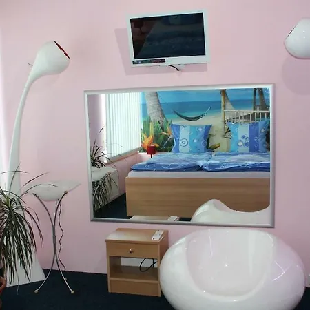 Mondeo Hotel